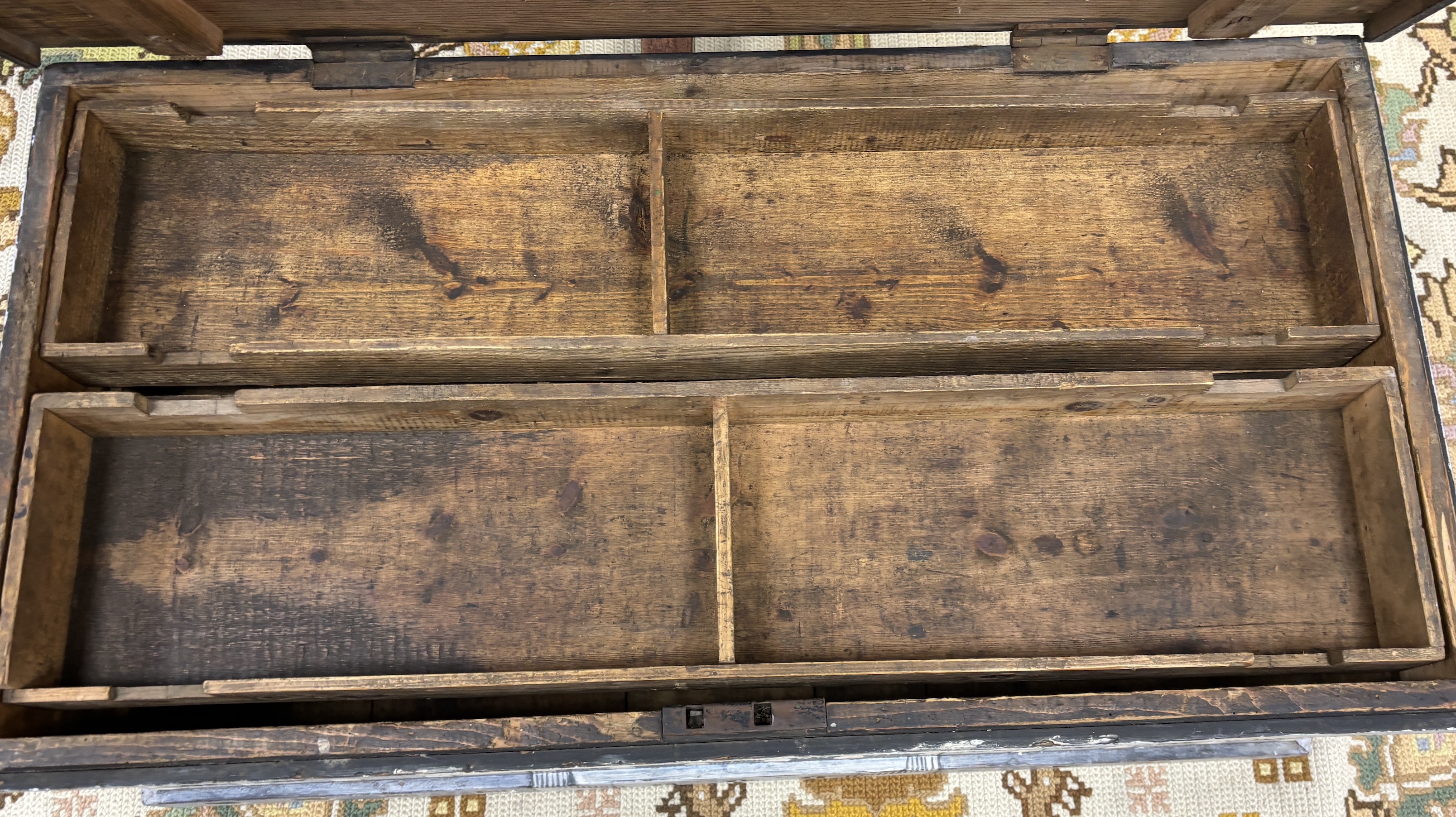 A 19th century pine trunk, later painted with a depiction of The White House and an American crest, width 88cm, depth 46cm, height 34cm